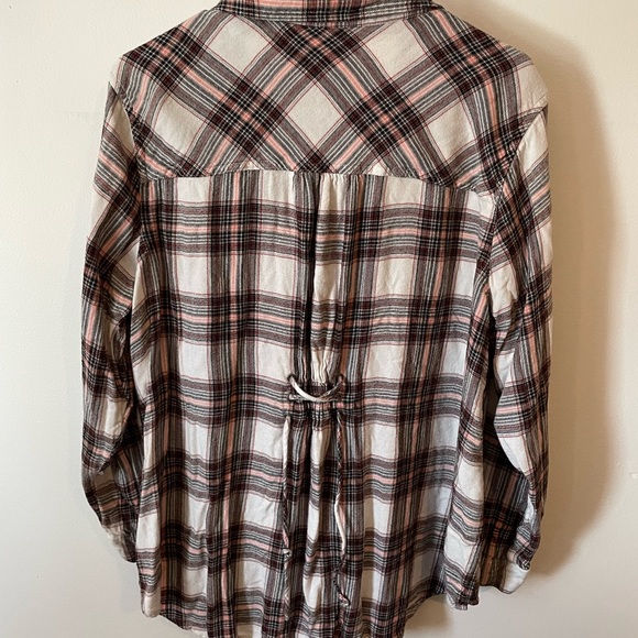 Assorted flannels - Picture 4 of 6